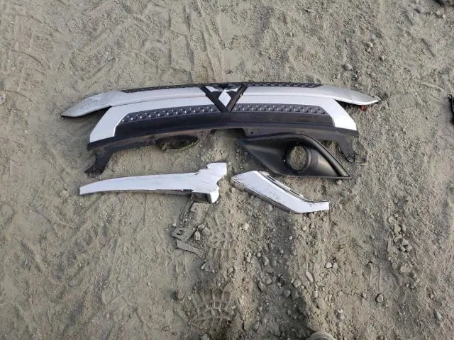 2020 MITSUBISHI OUTLANDER SE  