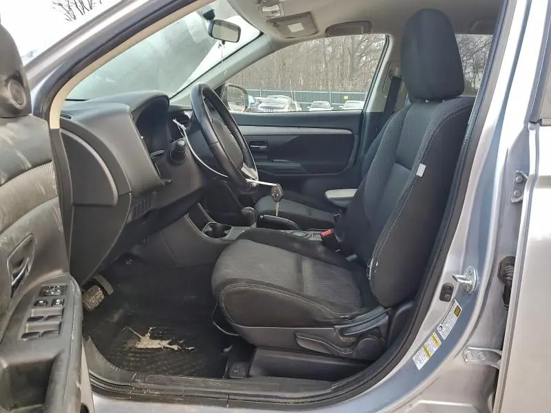 2015 MITSUBISHI OUTLANDER ES  