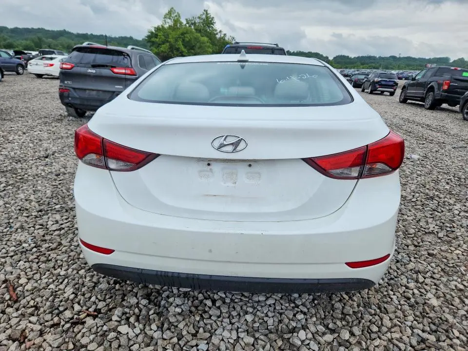 2016 HYUNDAI ELANTRA SE  