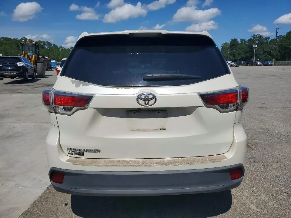 2014 TOYOTA HIGHLANDER LE  