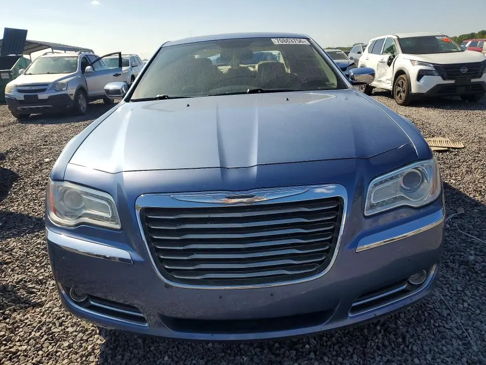 2011 CHRYSLER 300 LIMITED  