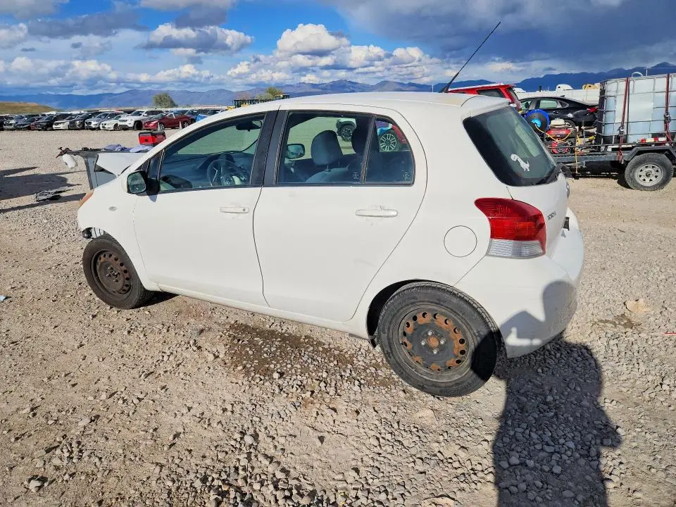 2010 TOYOTA YARIS BASE  