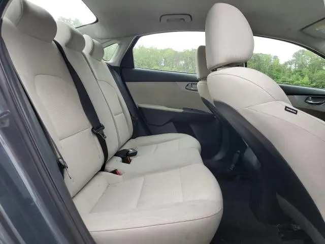 2022 KIA FORTE FE  
