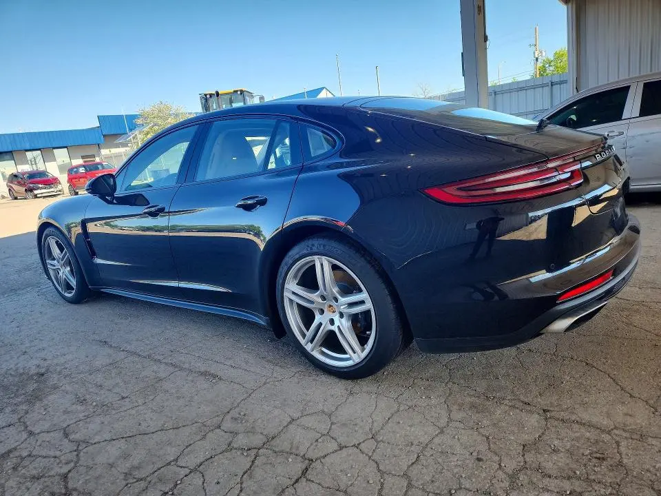 2018 PORSCHE PANAMERA 4  