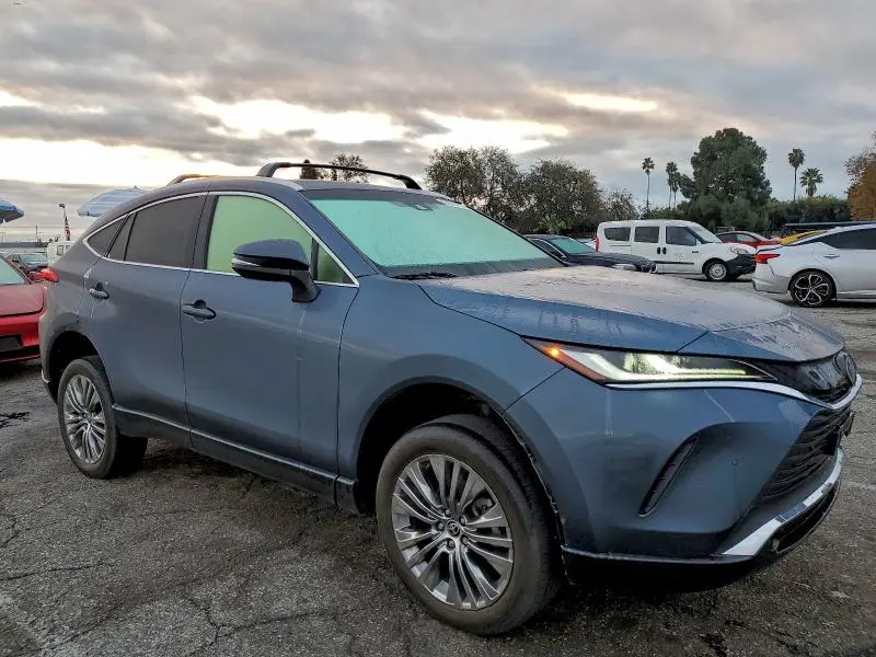 2022 TOYOTA VENZA LE  