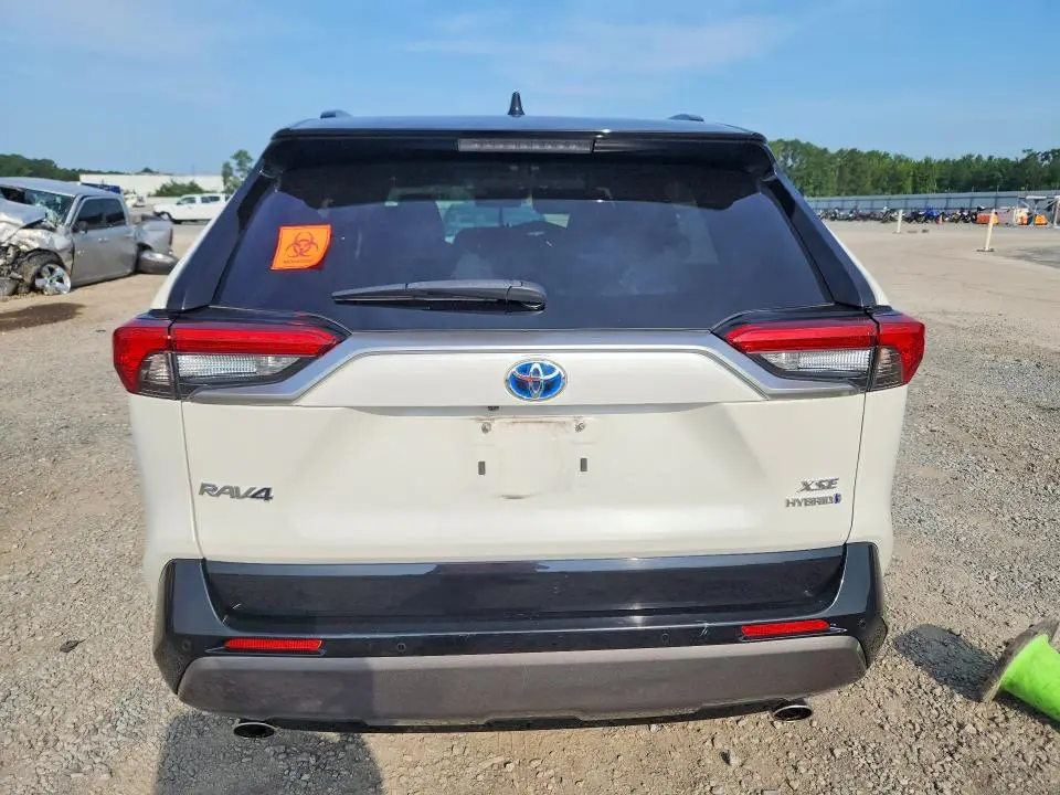 2020 TOYOTA RAV4 XSE  