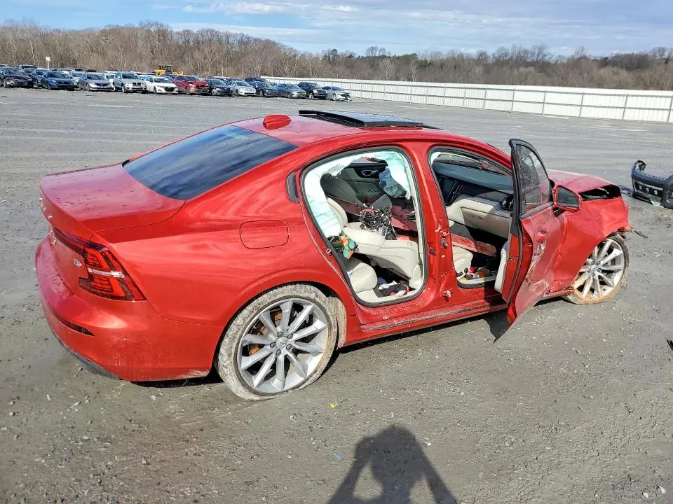 2019 VOLVO S60 T5 MOMENTUM  