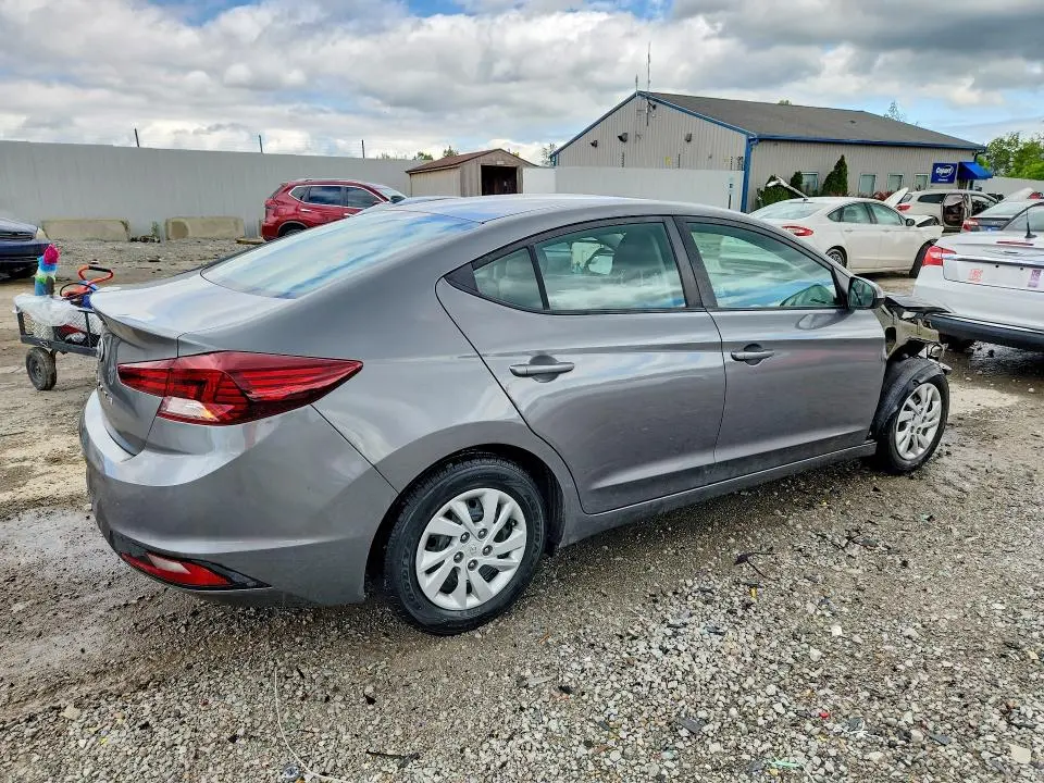 2019 HYUNDAI ELANTRA SE  