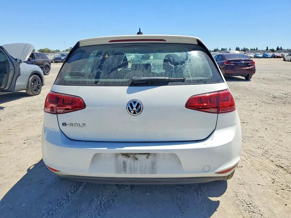 2016 VOLKSWAGEN E-GOLF SE  