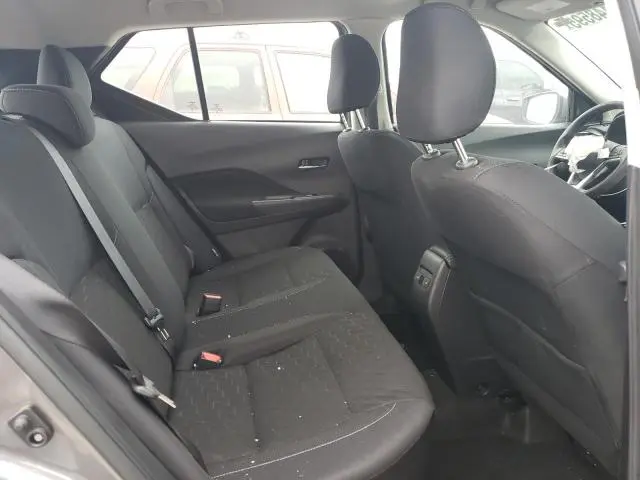 2023 NISSAN KICKS SV  