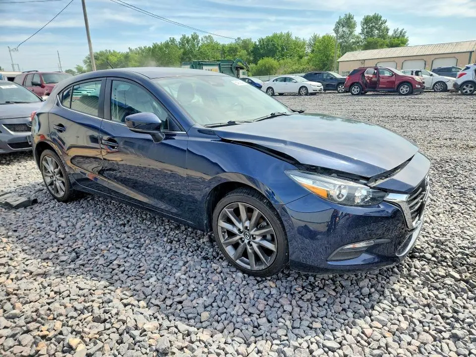 2018 MAZDA 3 TOURING  