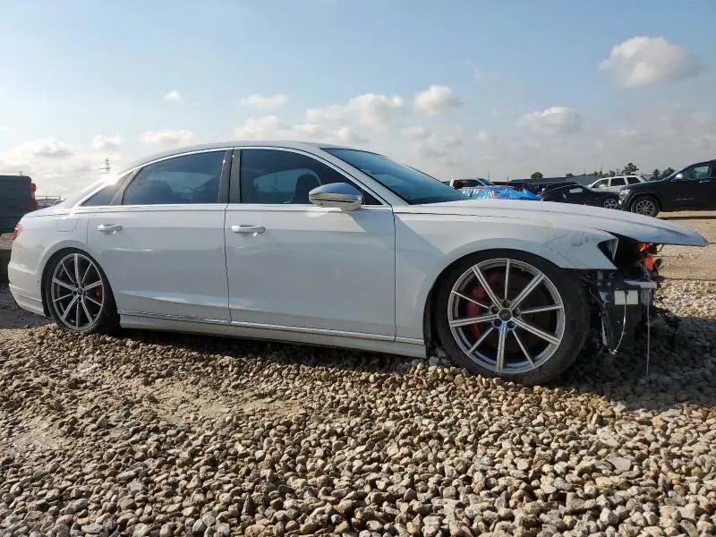 2023 AUDI S8   