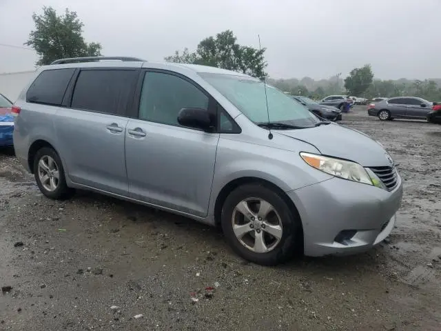 2014 TOYOTA SIENNA LE  