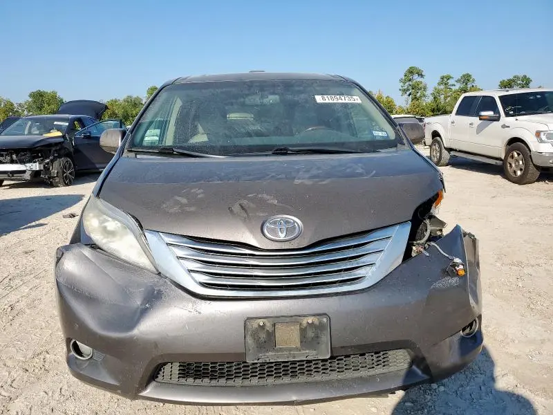 2012 TOYOTA SIENNA XLE  
