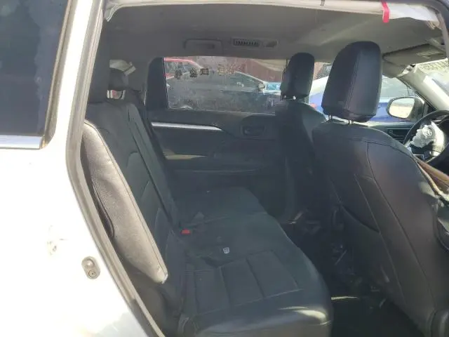 2019 TOYOTA HIGHLANDER LE  