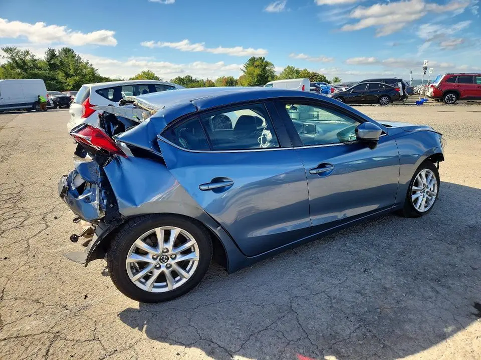 2015 MAZDA 3 TOURING  