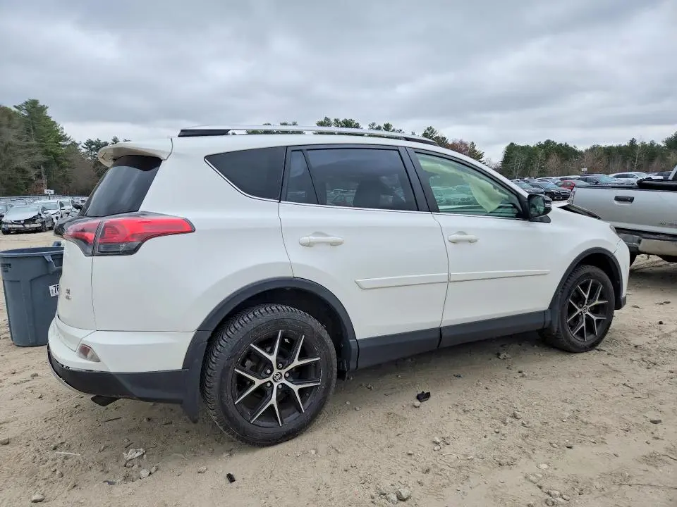 2016 TOYOTA RAV4 SE  