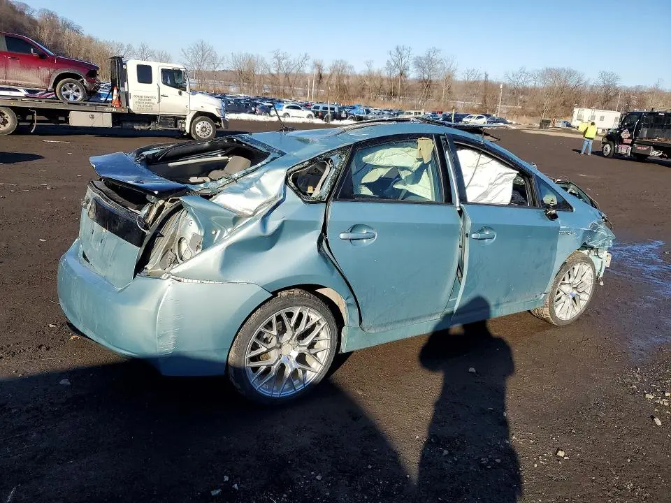 2014 TOYOTA PRIUS THREE  