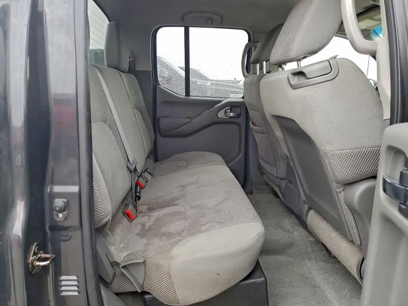 2013 NISSAN FRONTIER S  