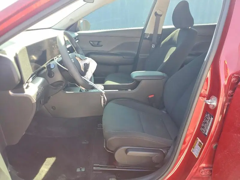 2025 HYUNDAI KONA SE  