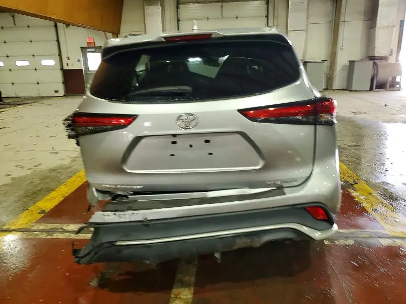 2021 TOYOTA HIGHLANDER XSE  