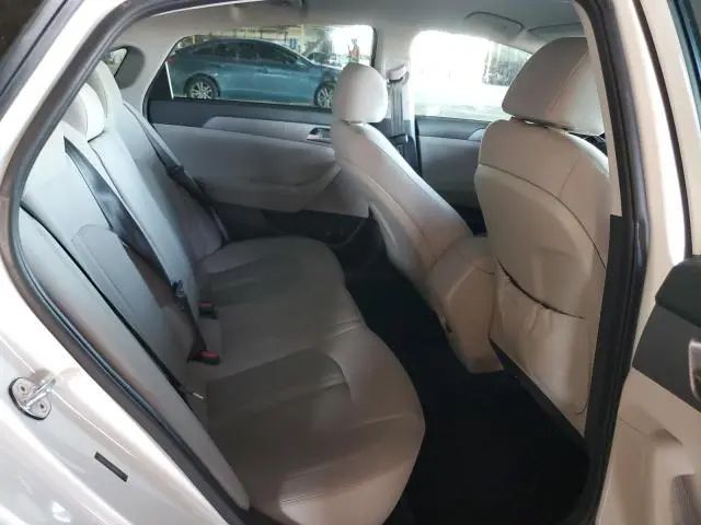 2018 HYUNDAI SONATA SE  