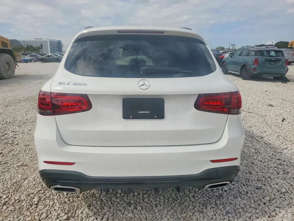 2022 MERCEDES-BENZ GLC 300  