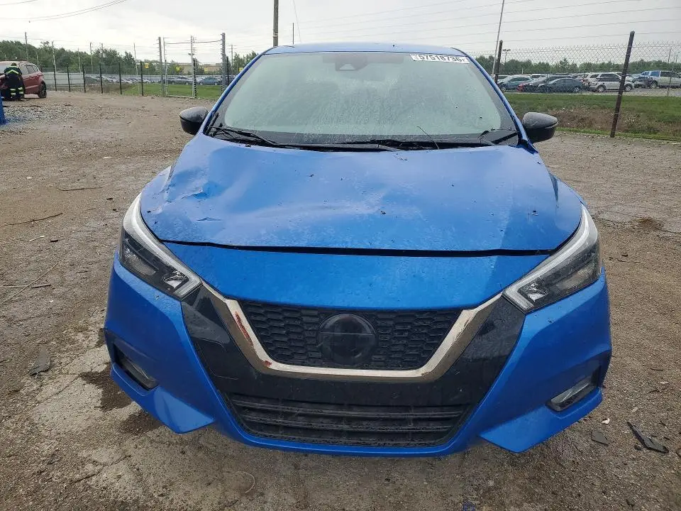 2021 NISSAN VERSA SR  