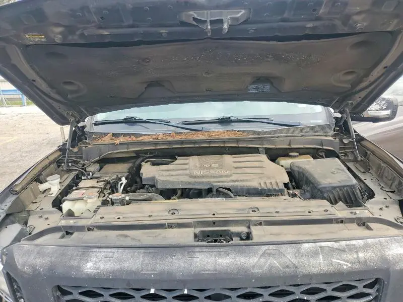 2017 NISSAN TITAN SV  