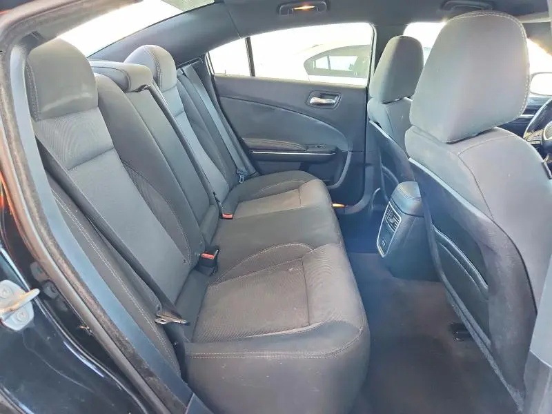 2016 DODGE CHARGER SE  
