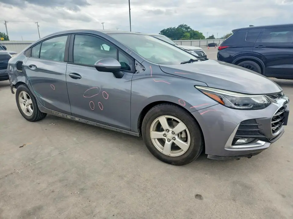 2019 CHEVROLET CRUZE LT  