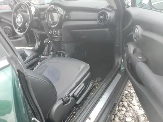 2017 MINI COOPER   