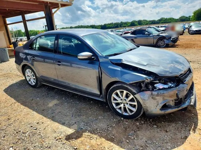 2011 VOLKSWAGEN JETTA SE  