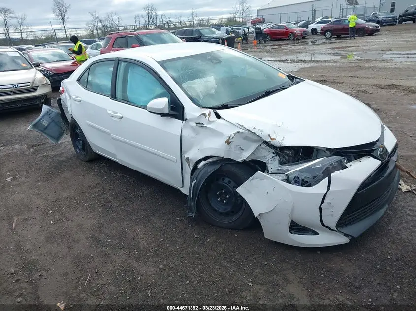 2018 TOYOTA COROLLA LE