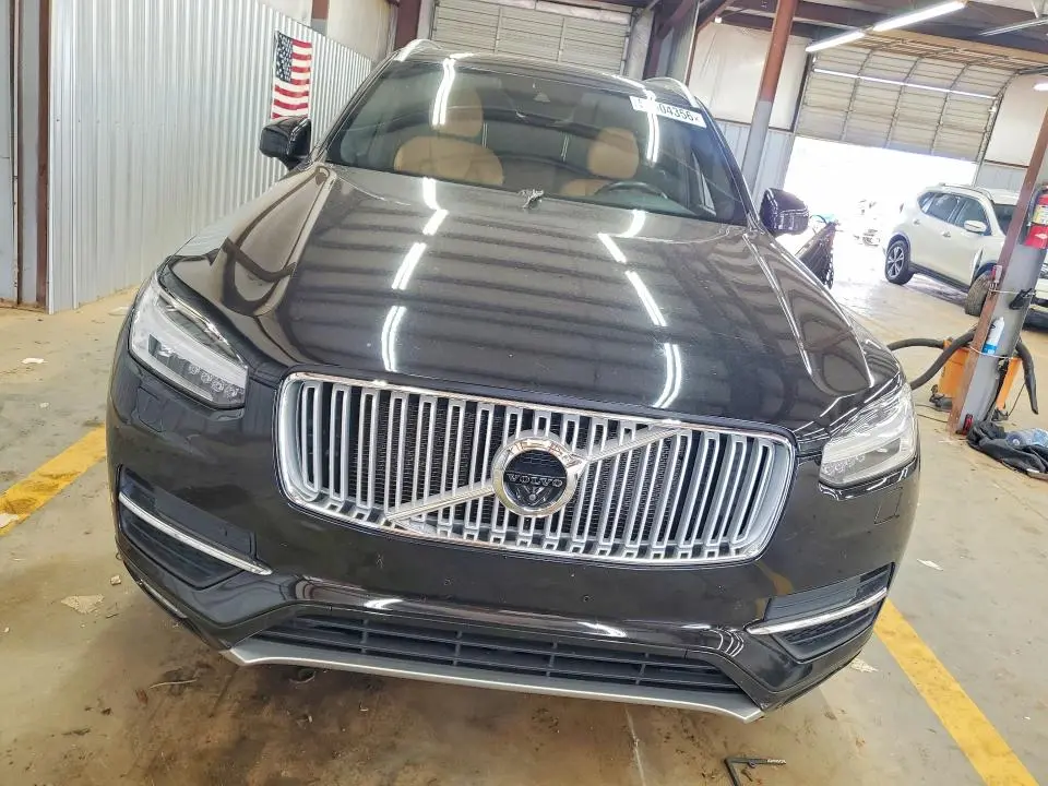 2017 VOLVO XC90 T6  