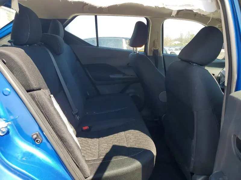2022 NISSAN KICKS S  