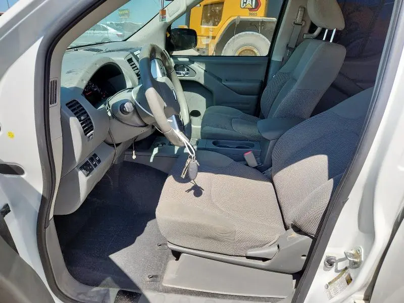 2021 NISSAN FRONTIER SV  