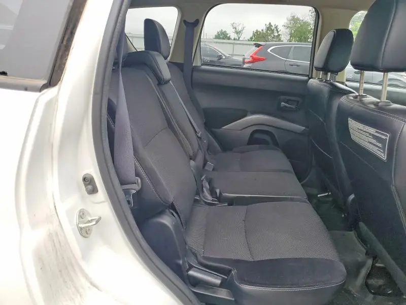 2013 MITSUBISHI OUTLANDER SE  