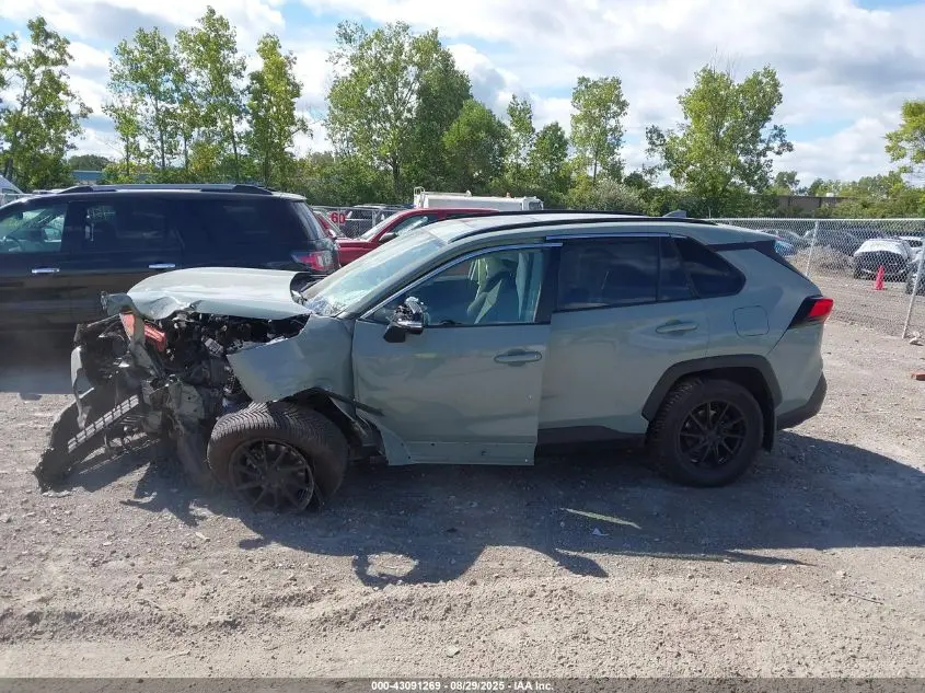 2022 TOYOTA RAV4 XLE