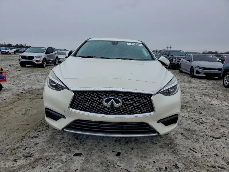 2017 INFINITI QX30 BASE  