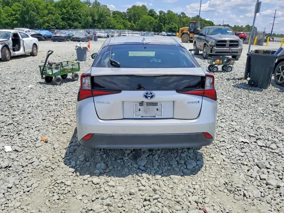 2021 TOYOTA PRIUS LE  