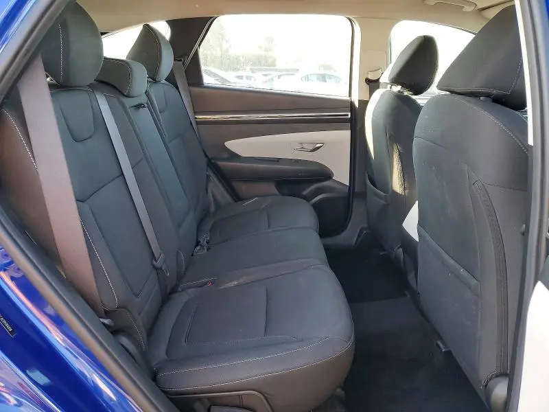 2023 HYUNDAI TUCSON SE  