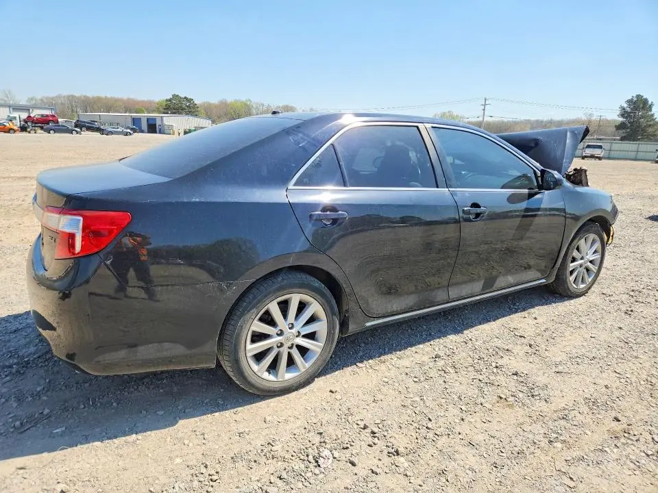 2014 TOYOTA CAMRY XLE  