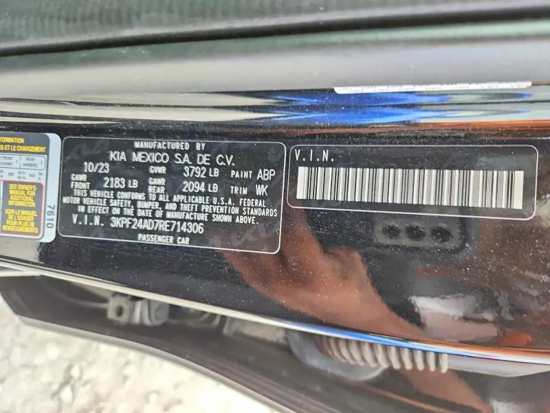 2024 KIA FORTE LXS  