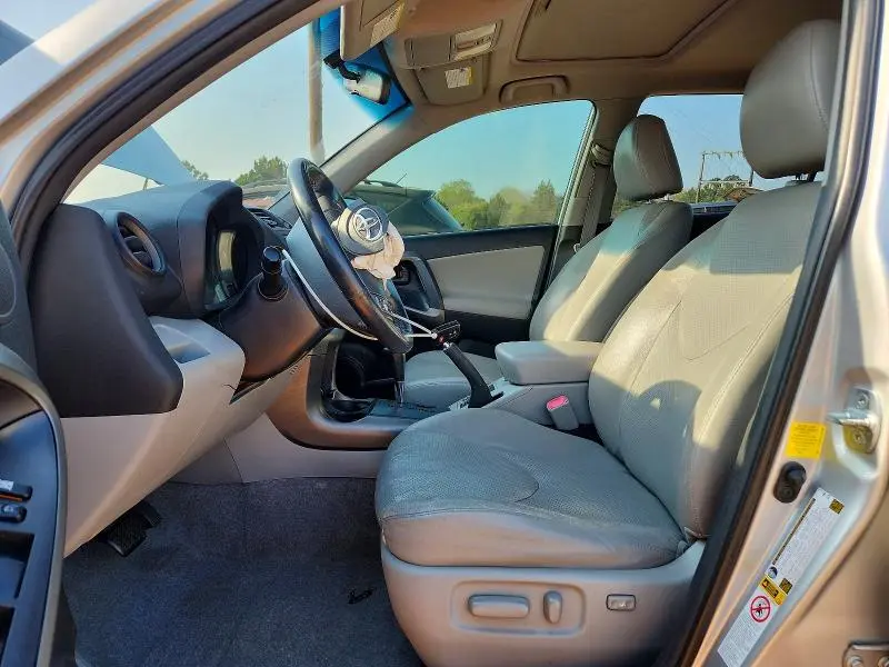 2012 TOYOTA RAV4 LIMITED  