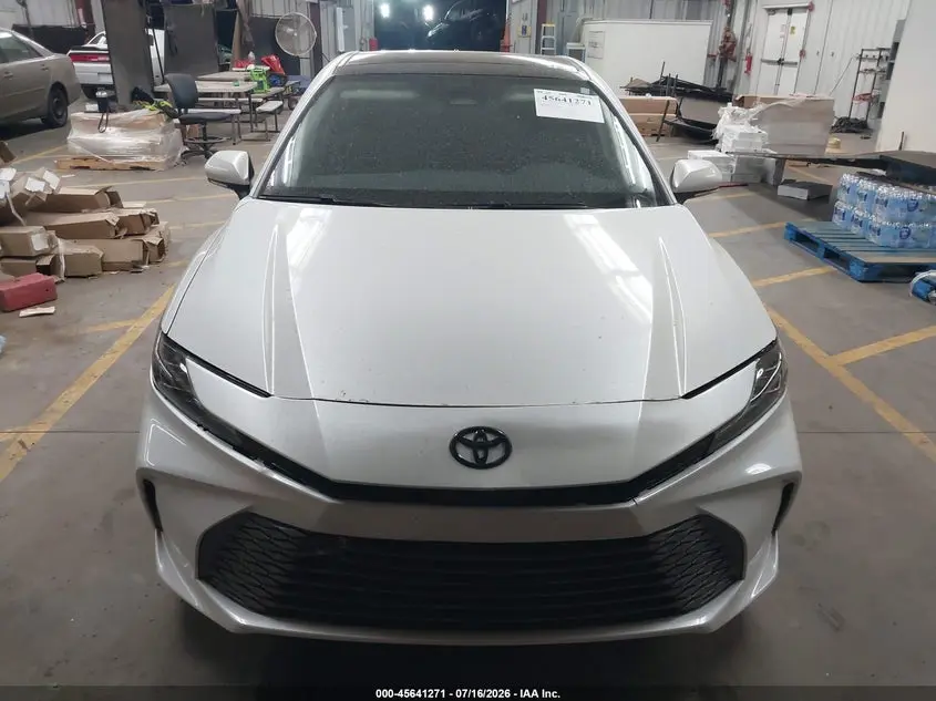 2025 TOYOTA CAMRY XLE