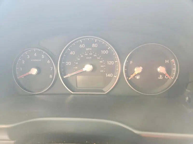 2010 HYUNDAI SANTA FE SE  