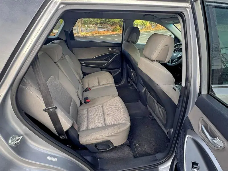 2016 HYUNDAI SANTA FE SE  