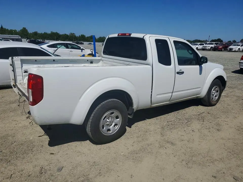 2014 NISSAN FRONTIER S  