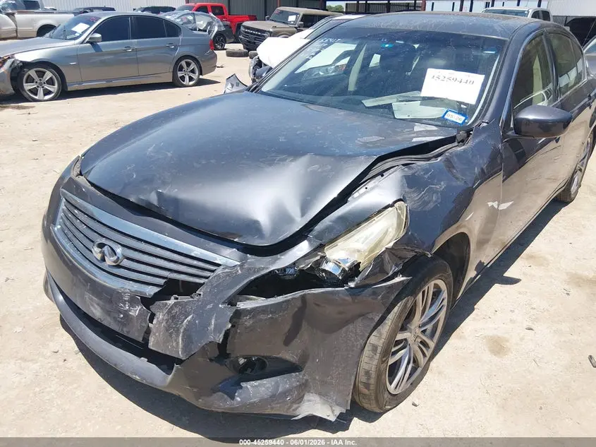 2013 INFINITI G37 JOURNEY